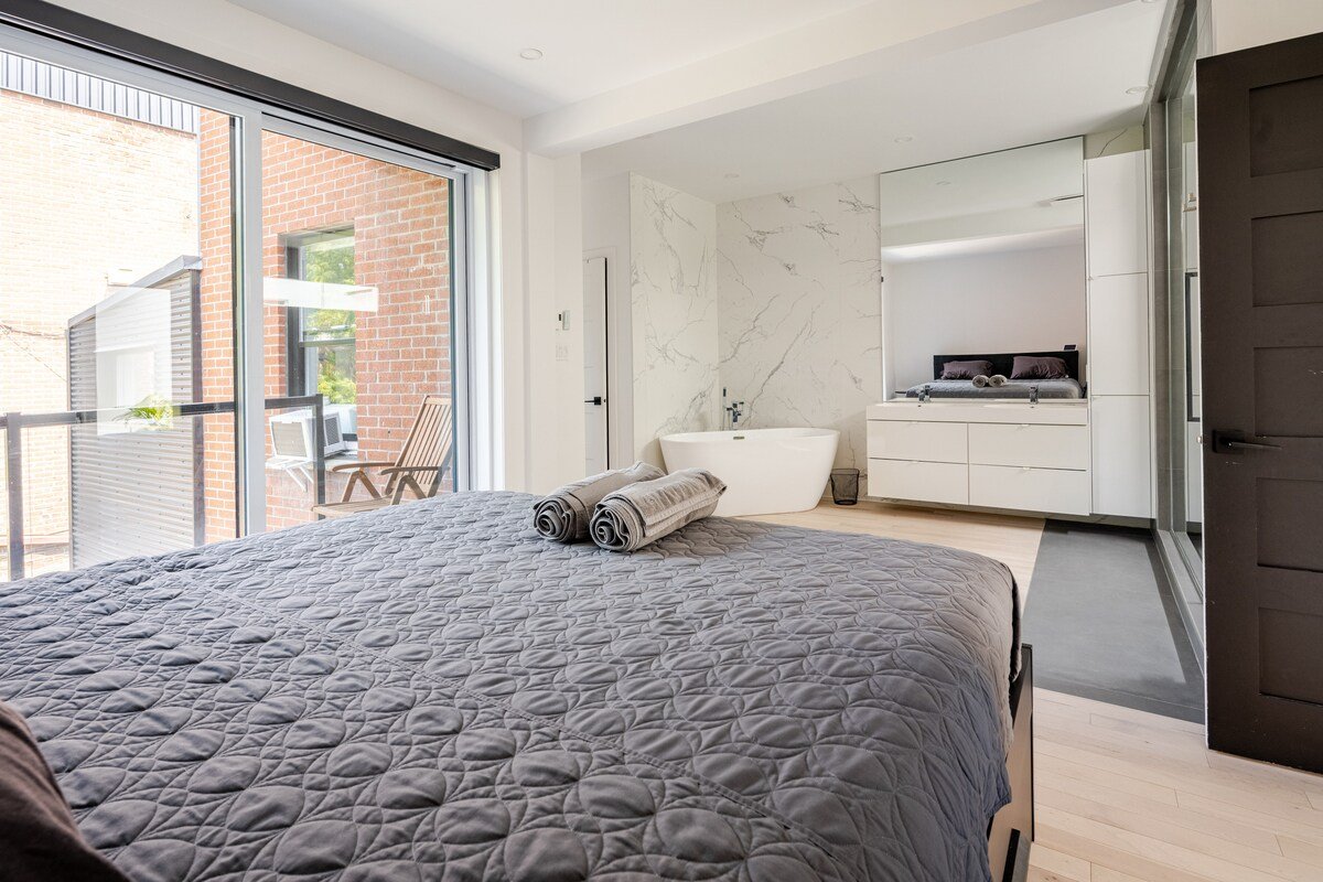 Maison moderne. Quartier Plateau Mont Royal gallery image 4