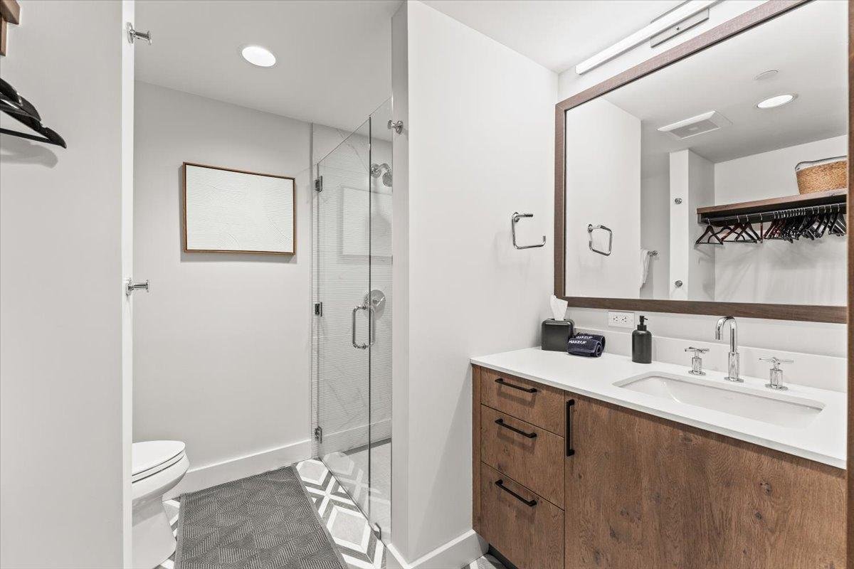 Luxurious 5 Bed / 6 Bath | Residence 112 gallery image 2