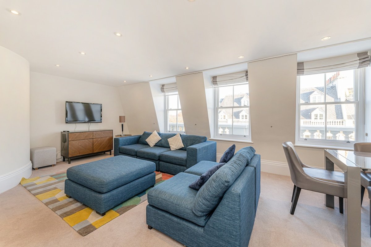 London Gardens – 4 Bedroom Flat gallery image 2