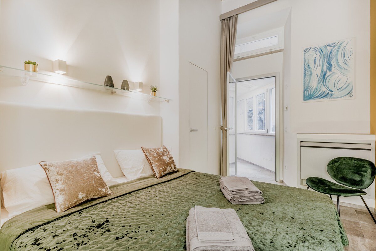 TH Trastevere Luxury-S.Cosimato Rome 2bd-2bt gallery image 3