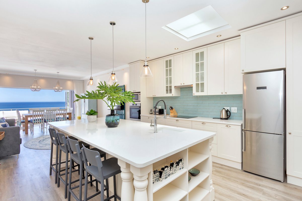 Summer Place Camps Bay – Newly Renovated Townhouse