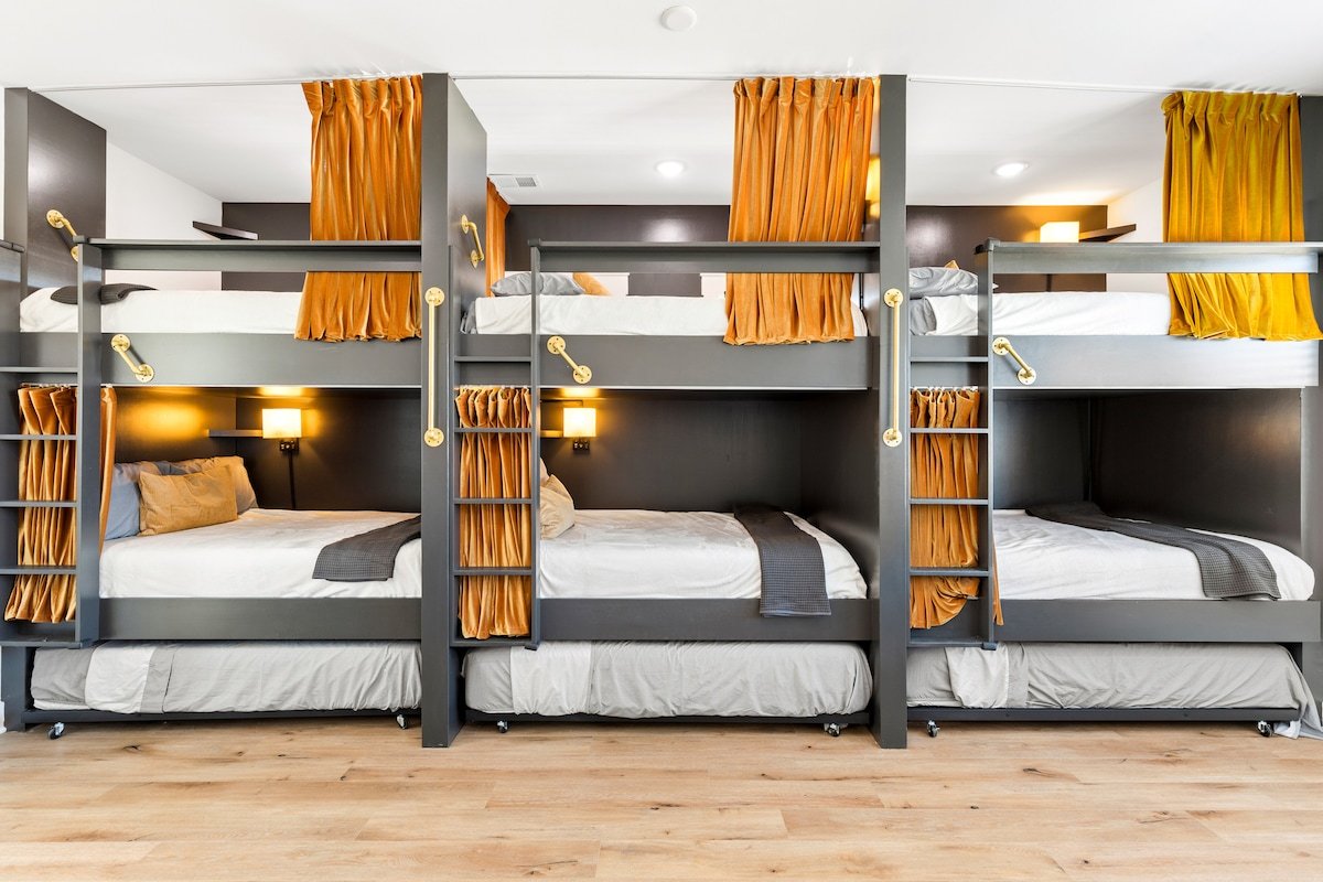 Skyline Rooftop, Hot Tub, Games, Have Fun-Do Good! gallery image 4