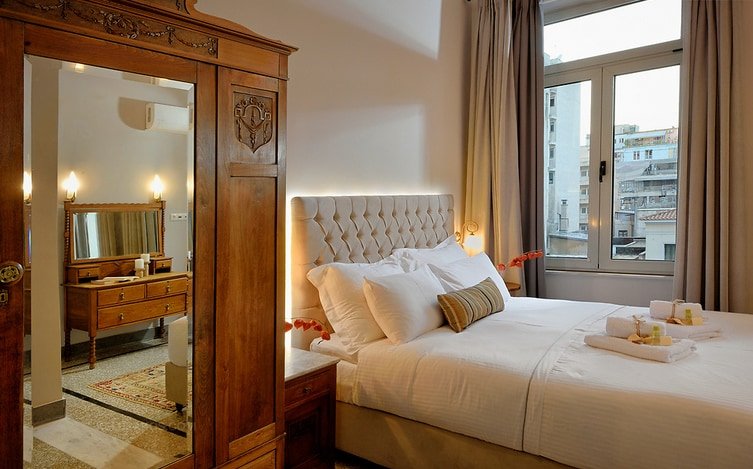 Stylish Neoclassical Apartments – 3 min from Metro gallery image 3