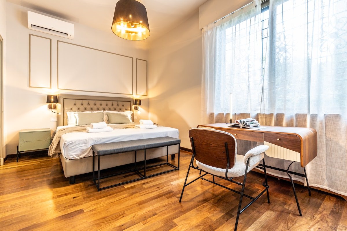 Stylish Jacuzzi&Sauna Vatican apt (by Flatinrome) gallery image 5