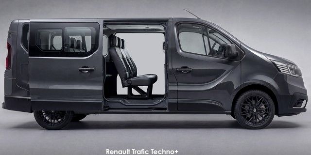 RENAULT TRAFIC 2.0 dCi TECHNO + AT - 11 