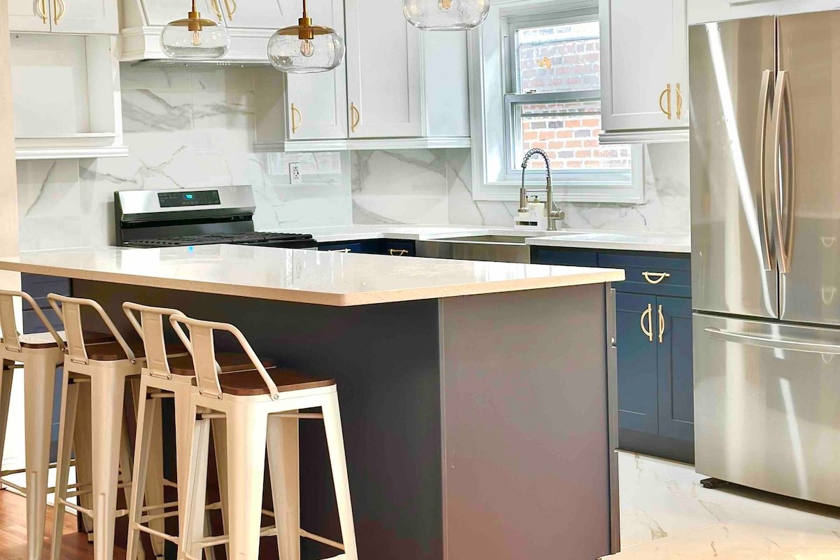 New Stylish Hideaway! gallery image 5