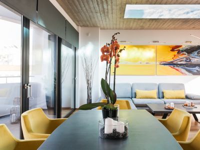 The HostMaster Persephone Skyline Pool Oasis