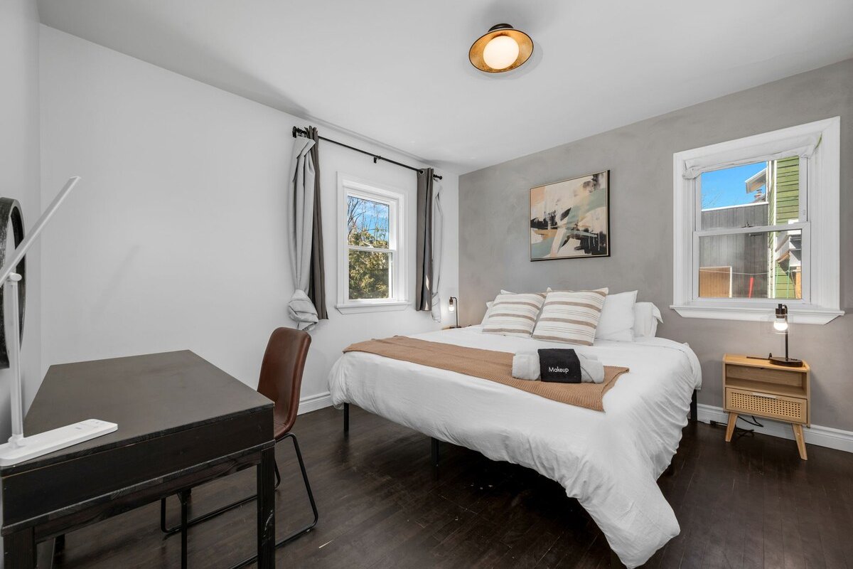 Luxe Home | 2 King Beds, Theatre Room, Near Beach gallery image 5