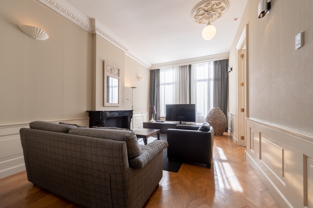 Bright 2-Bedroom Apartment