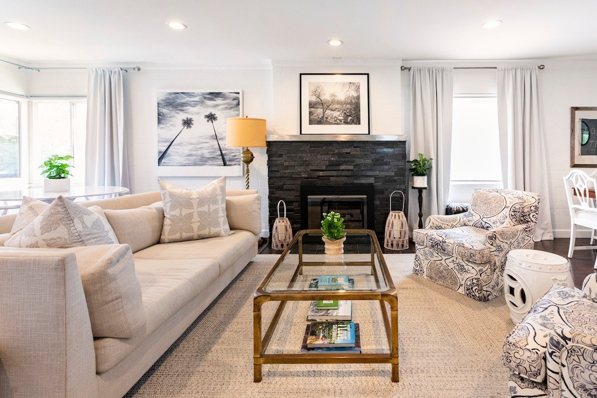 Gorgeous Naples Island Home Near 2nd Street gallery image 4