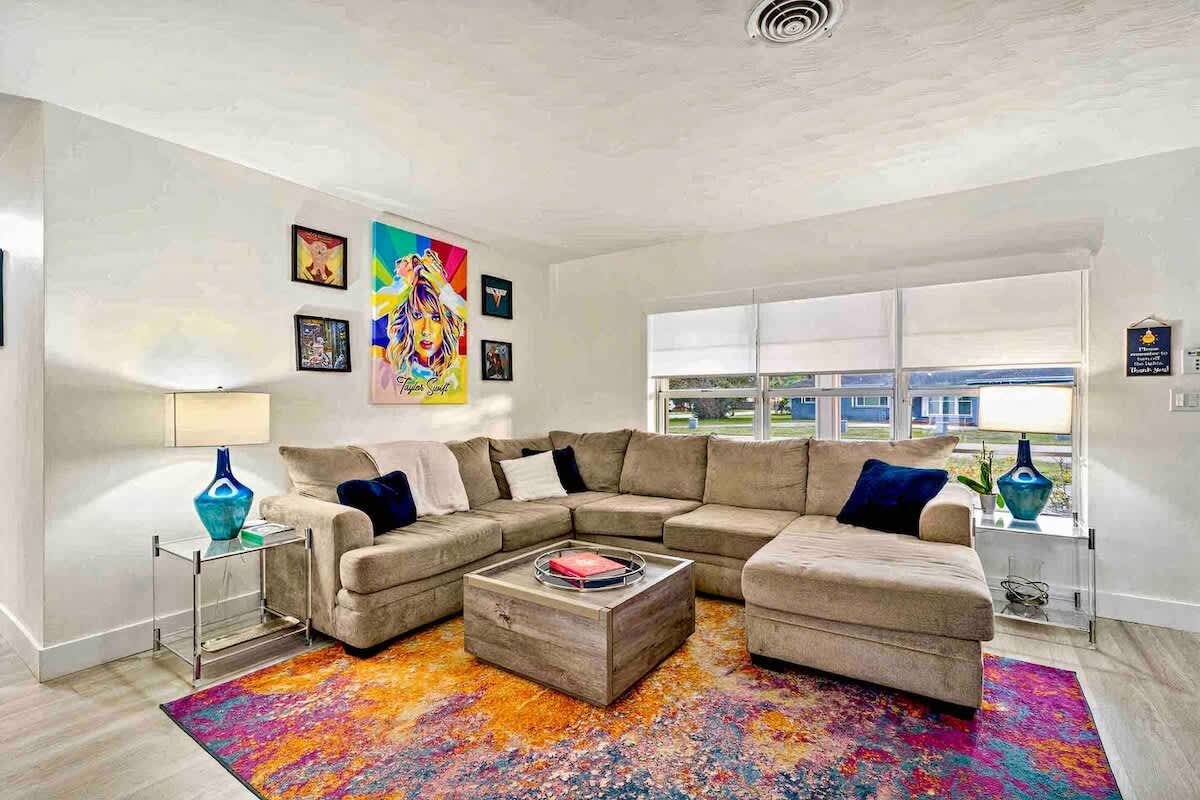 Spacious villa near Hard Rock Stadium w/ pool gallery image 5