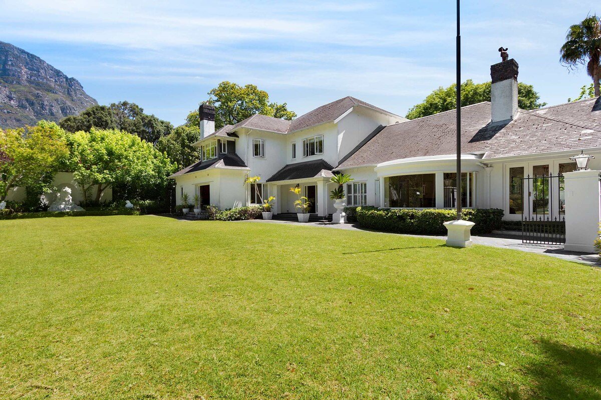 Craiglea Newlands – Villa with Pool & Tennis Court gallery image 5