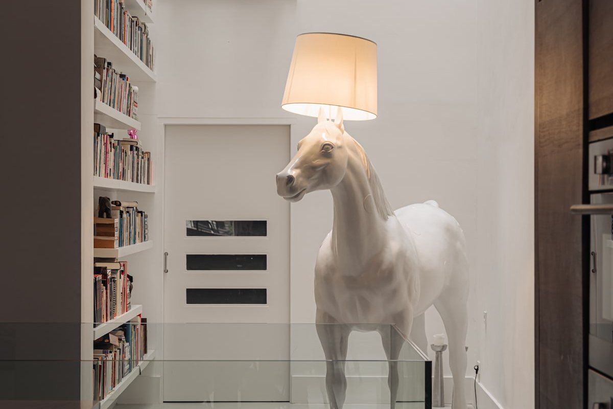 Grand 4 Bedroom Townhouse with a Roof Terrace gallery image 2