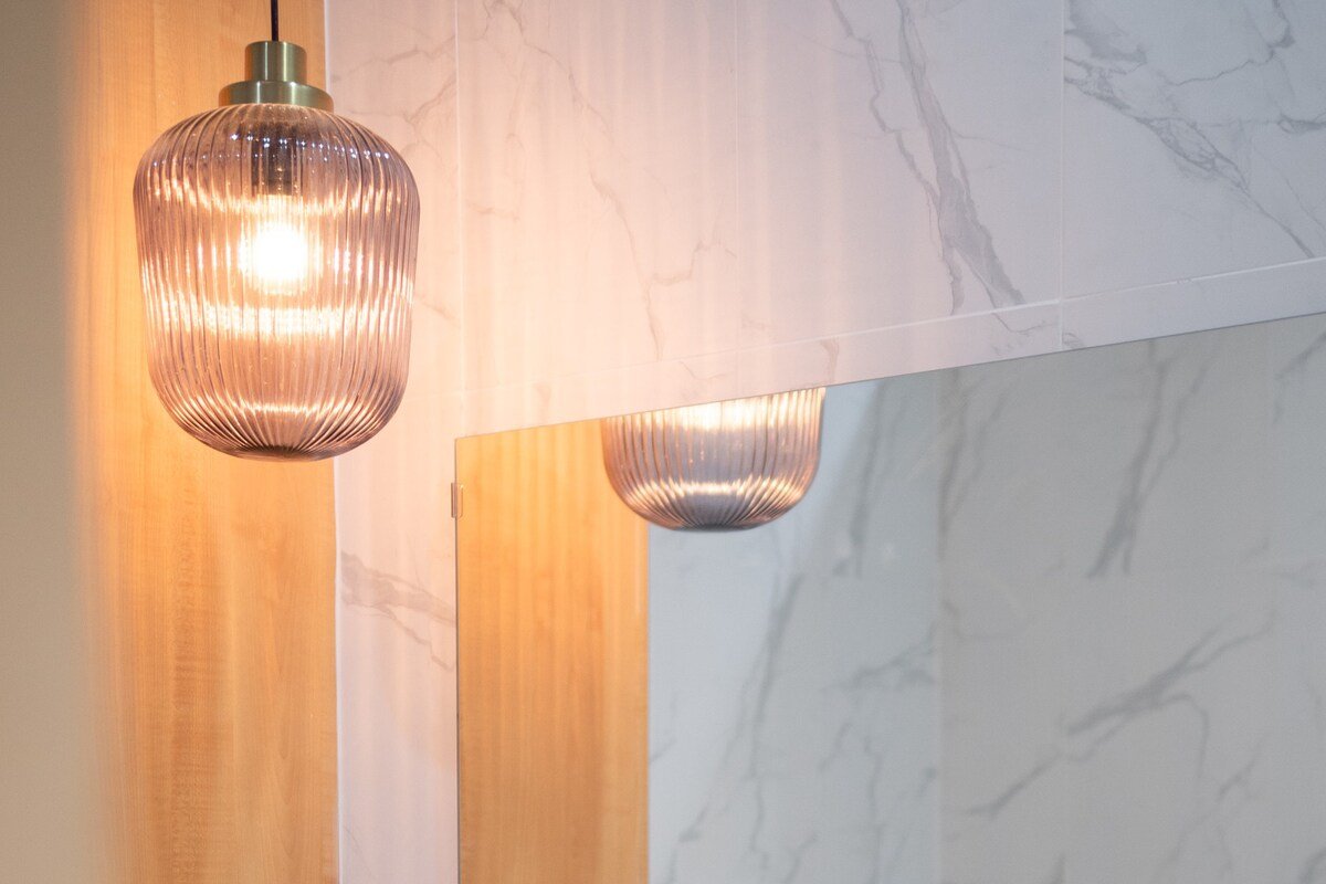 Private Spacious Home-like Setting Heart of City gallery image 4