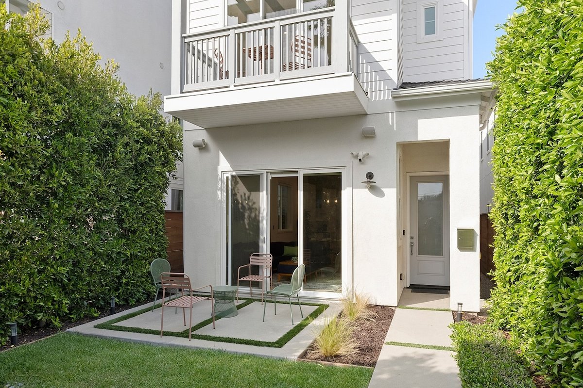 Modern LA Oasis near Beaches, LAX, Sofi and Culver gallery image 3