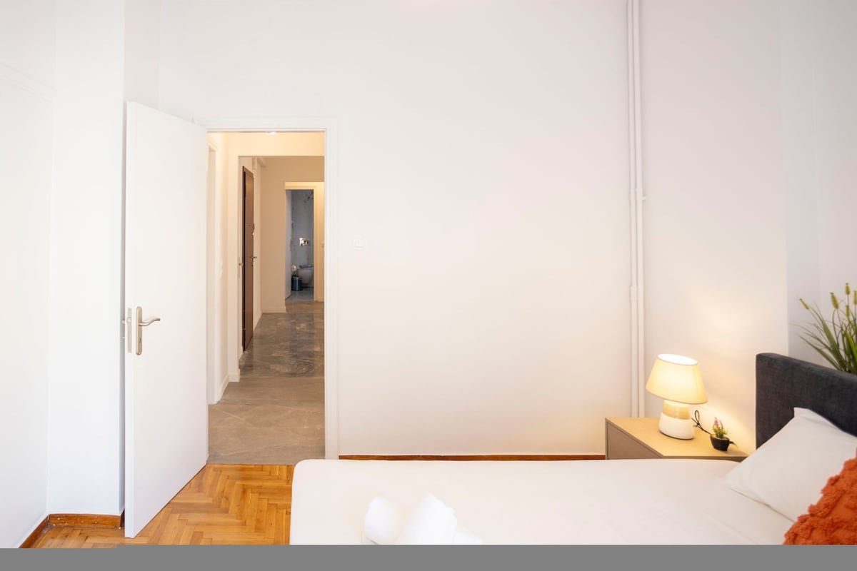 Elegant 3-Bedroom Retreat in the Heart of Kolonaki gallery image 5