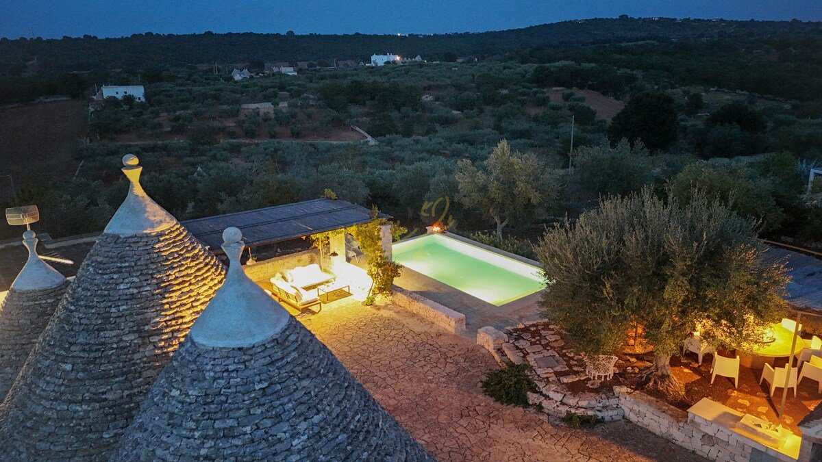 TD Trulli Terralta Panoramic Pool Over Countryside gallery image 4