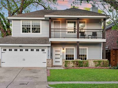 Highland Cottage – Central, Huge Yard + HOT TUB