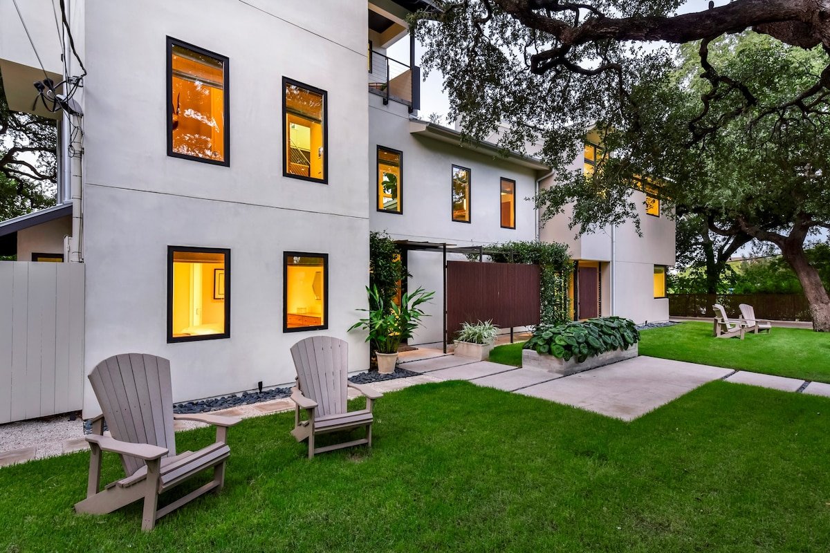 Above Capitol View I Skyline Views I Pool/Spa I Ev gallery image 4