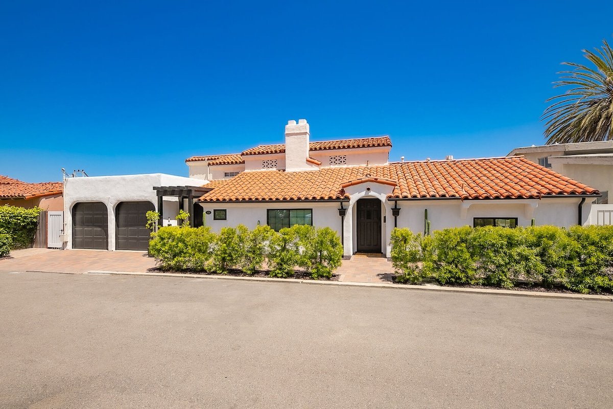 On The Beach Clubhouse – Bayfront beauty gallery image 4