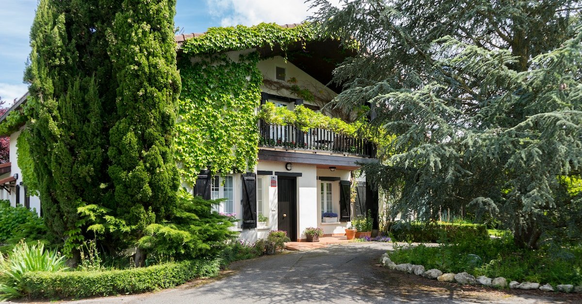 Casa rural con amplio jardín y piscina gallery image 3