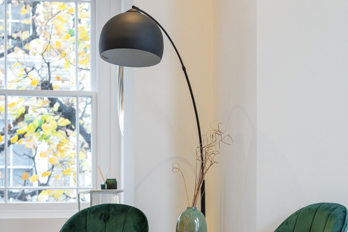 *| Luxury AirCon Triplex House in Famous Chelsea * gallery image 5