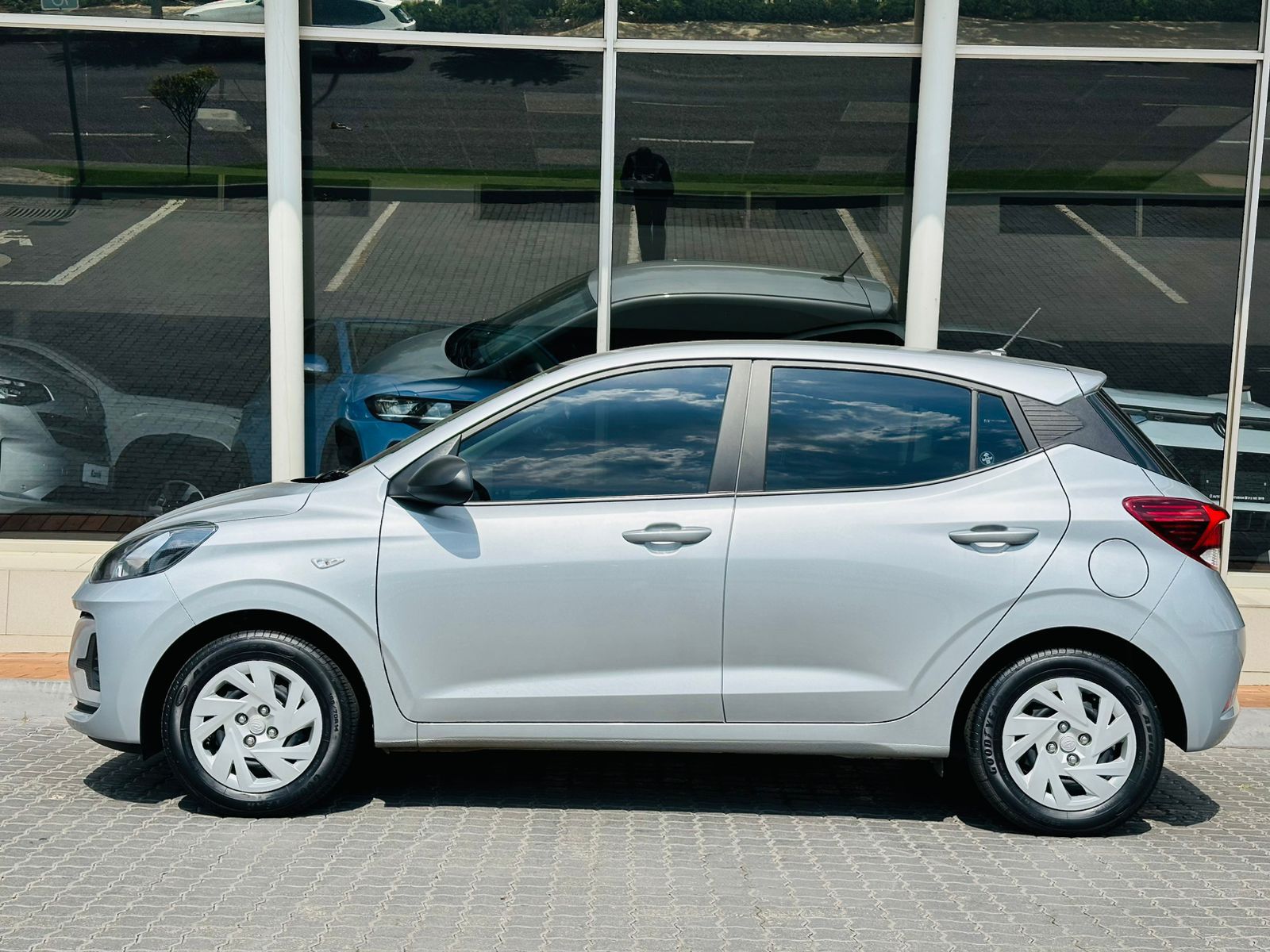 Used car gallery