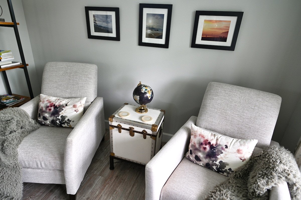 Alberta Arts Retreat with 4 bedrooms/3.5 baths gallery image 4