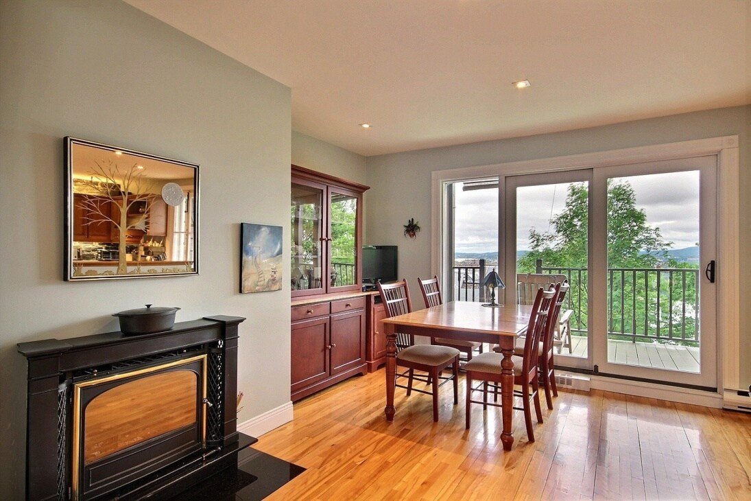 Character (1700 sf) 7 min walk to Old Town gallery image 5