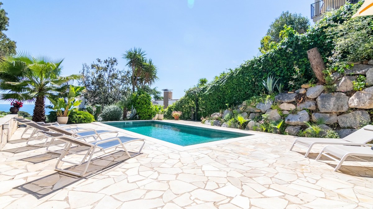 ★ CoastalVillas – Villa Treumal ★ near beach gallery image 4