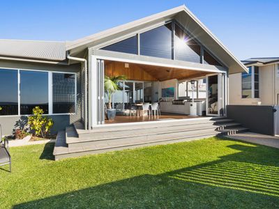 THE DECK HOUSE – Beautiful Busselton Beachfront