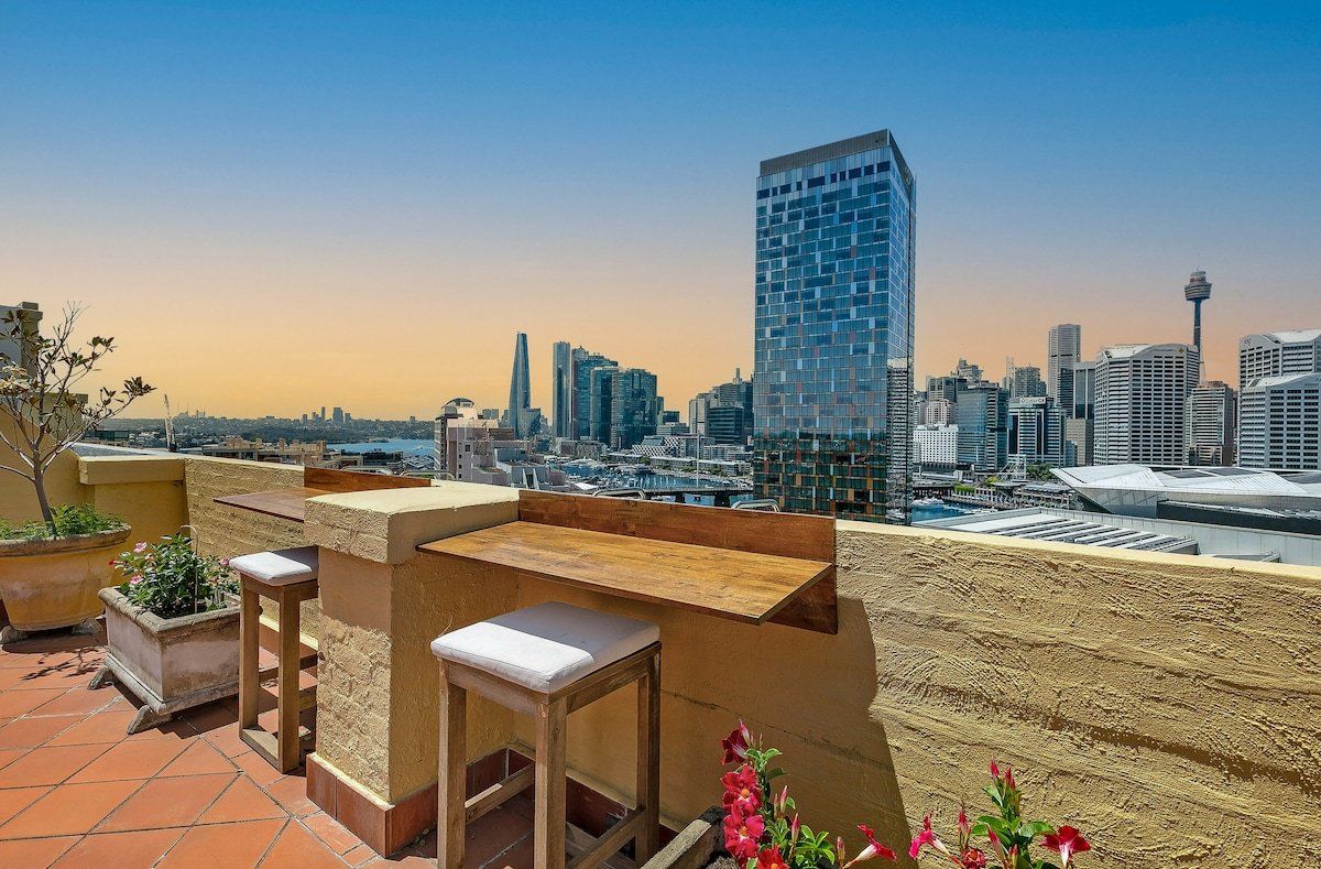 Sydney Penthouse + Private Terrace + Parking gallery image 2
