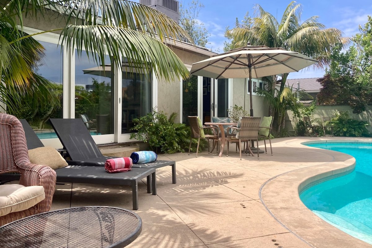 Sunny House minutes from the beach! gallery image 3