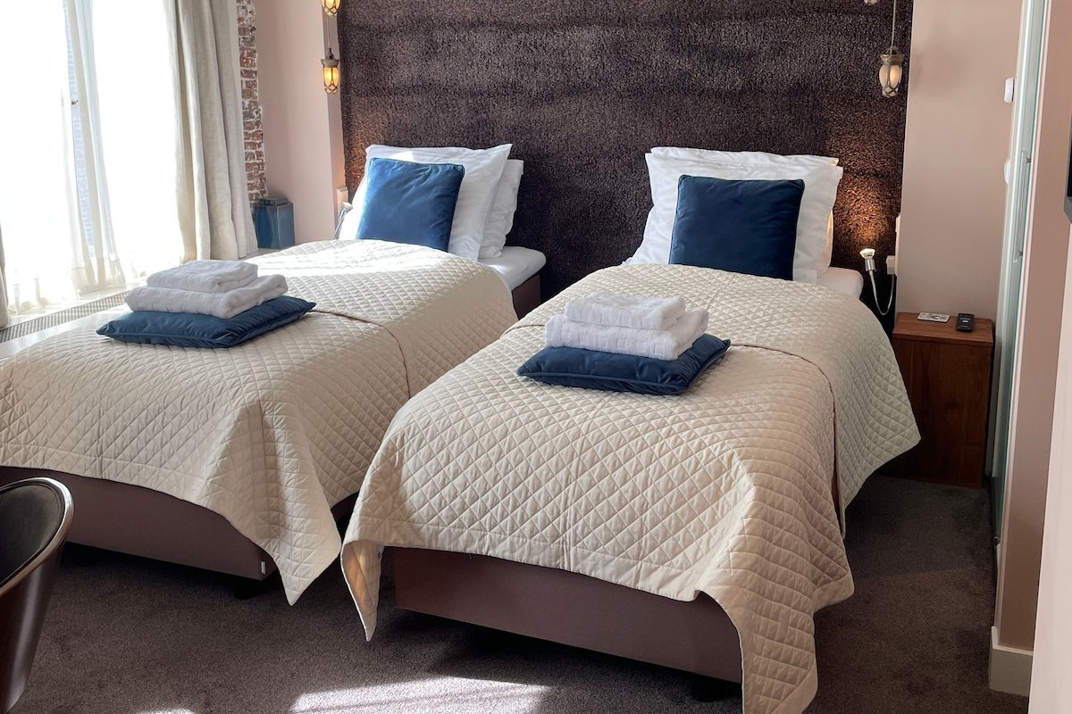 2 Luxury En-Suite Rooms for Families gallery image 3