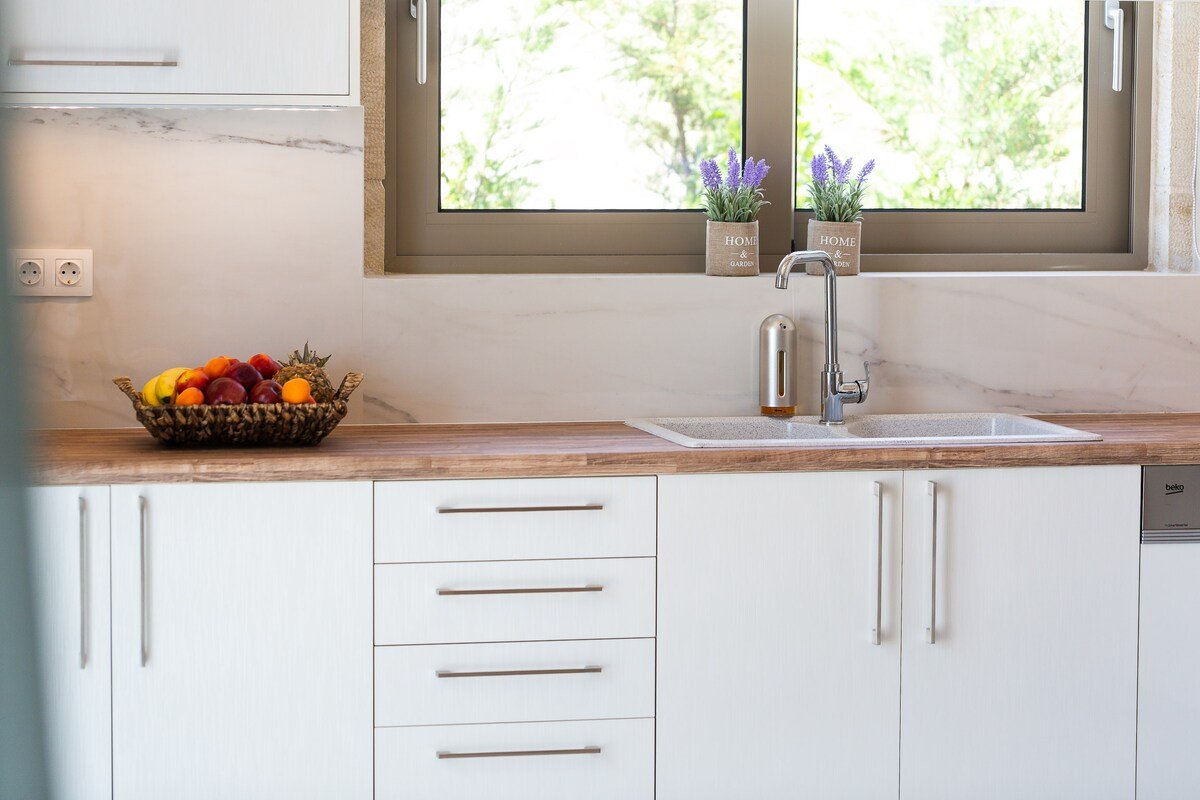 Villa Daphne, pool, sea view, BBQ, luxury, quiet gallery image 5