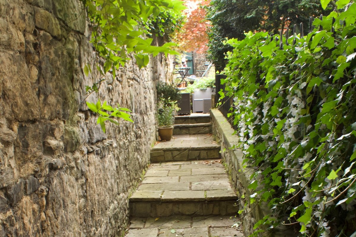 Luxury spacious apartment in Edinburgh city gallery image 5