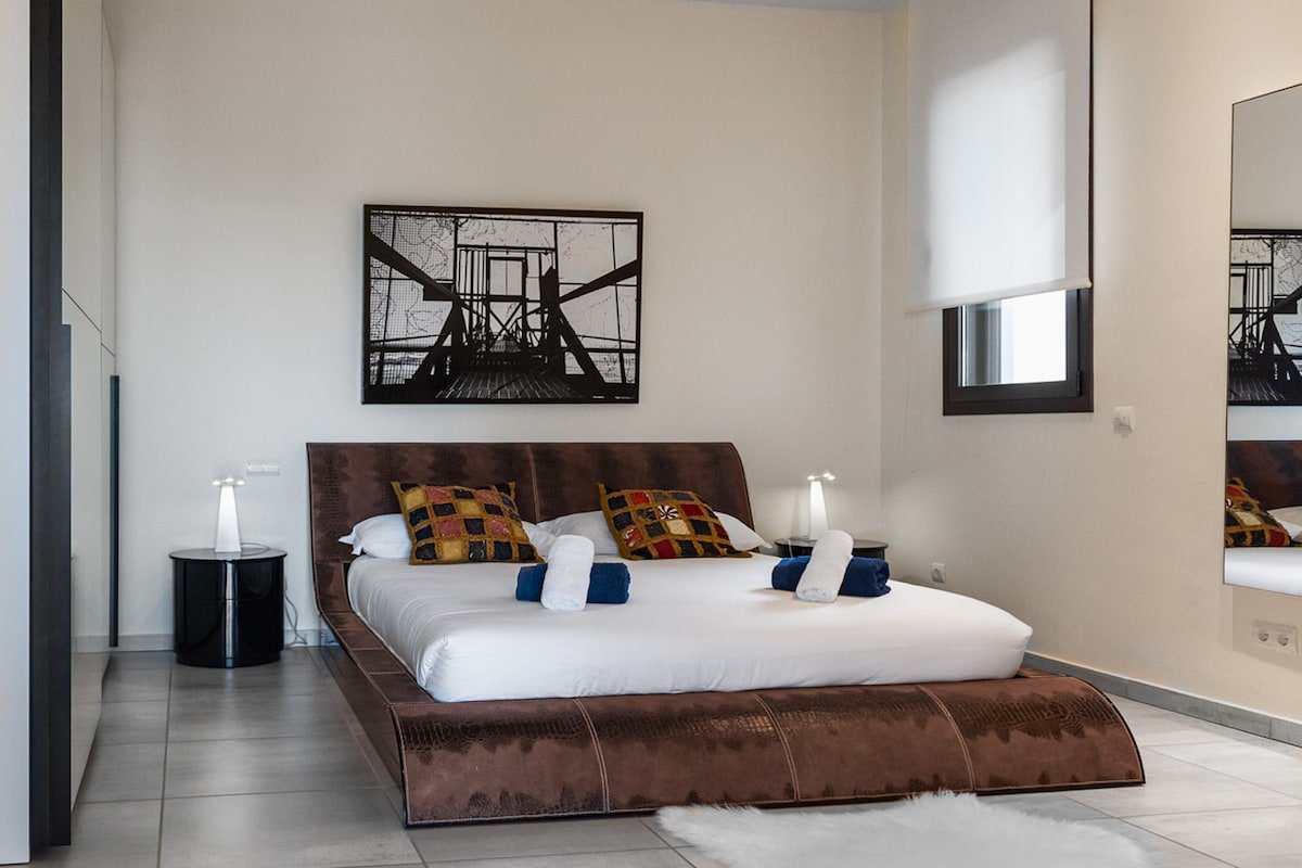 Luxury-Panoramic Sea Views-Private Pool-Talamanca gallery image 2