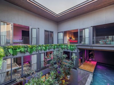 免费接机 曼谷奢华三层别墅 豪华KTV 空中泳池 Netflix 管家服务