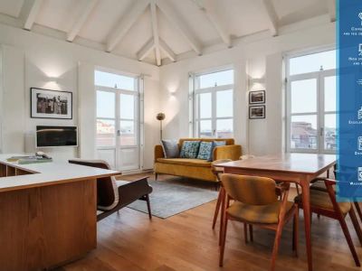 Victoria Luxury Apartment, Historic House Downtown