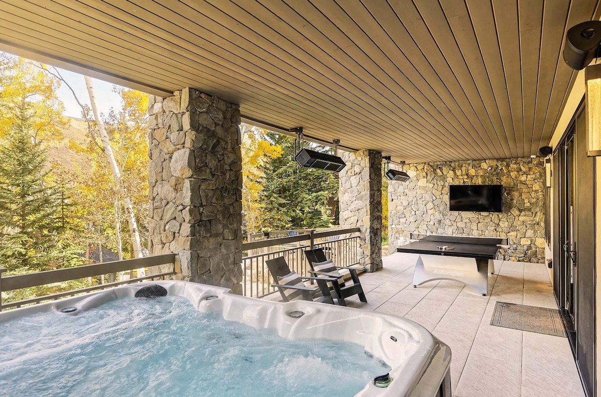 La Forêt | Modern Mountain Retreat w/ Hot Tub gallery image 5