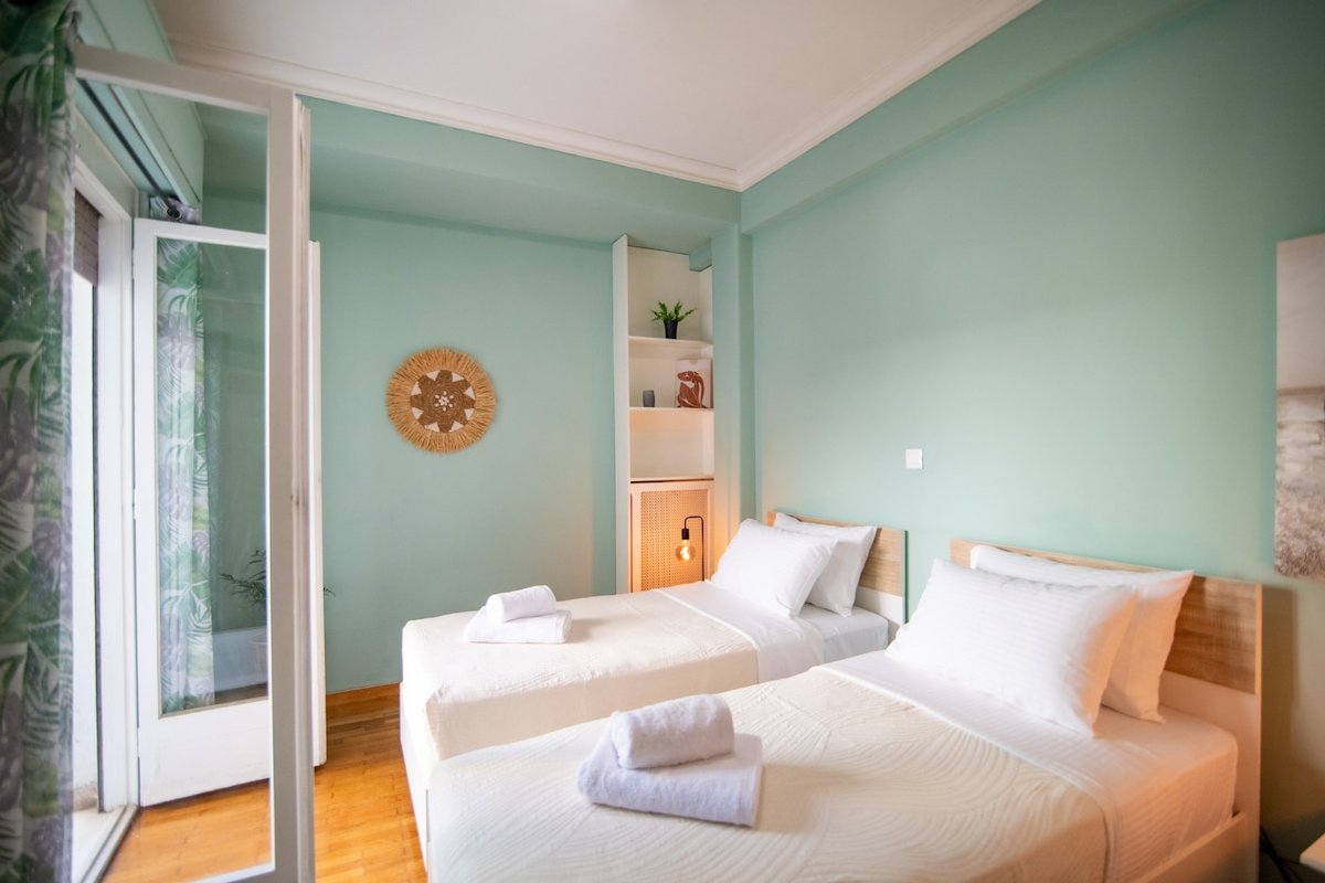 Plaka Historical center retreat gallery image 4