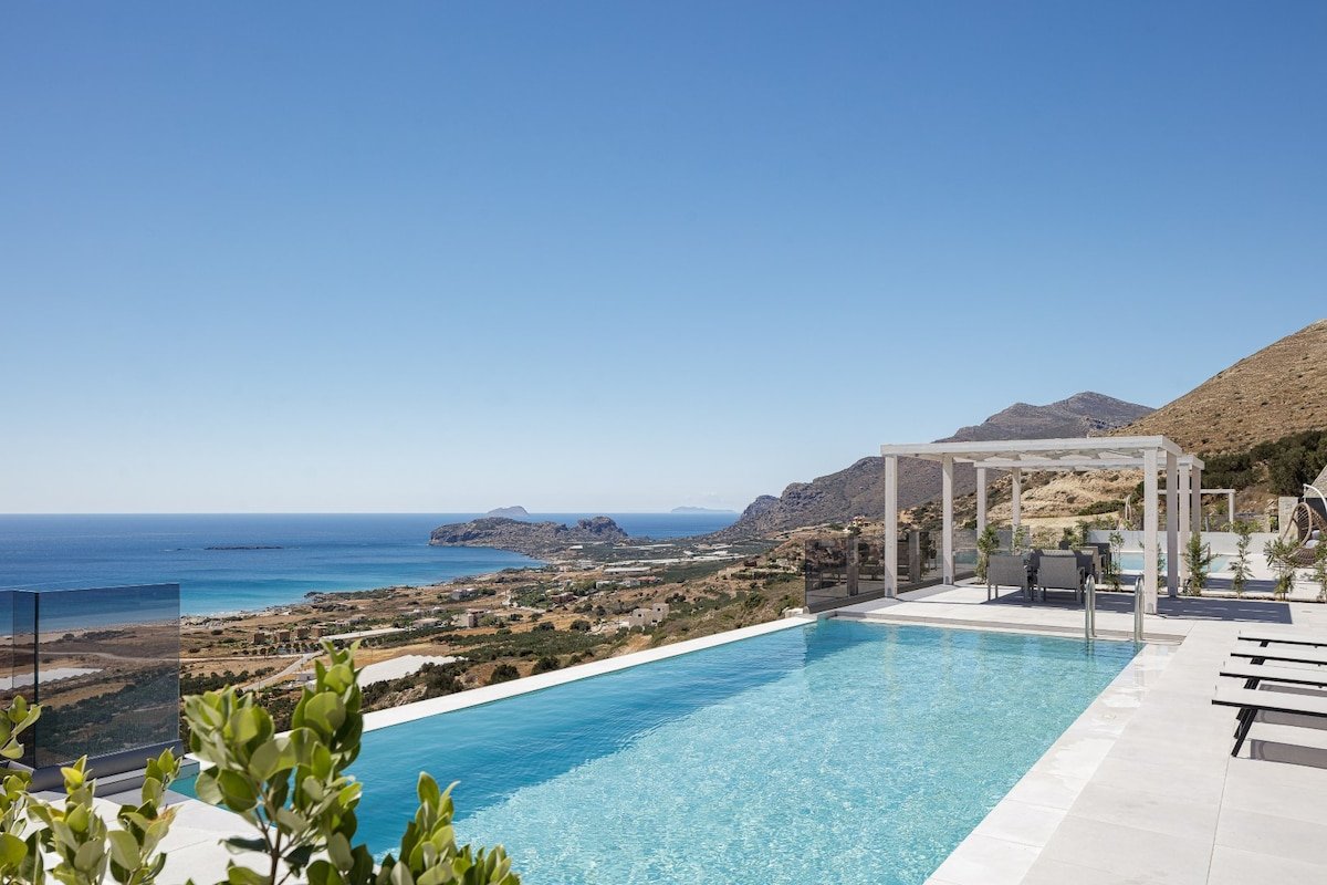 Infinity pool★Seaview★New villa in Falasarna bay gallery image 4