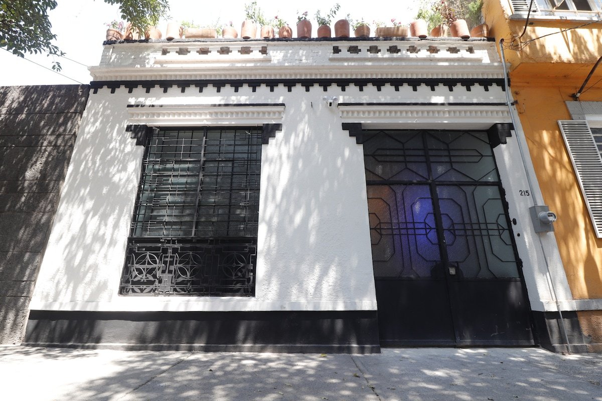 Oasis in Roma Norte | Private Rooftop | 6BR house gallery image 3