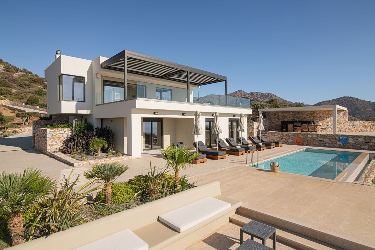Horizon View Villa with Endless View gallery image 2