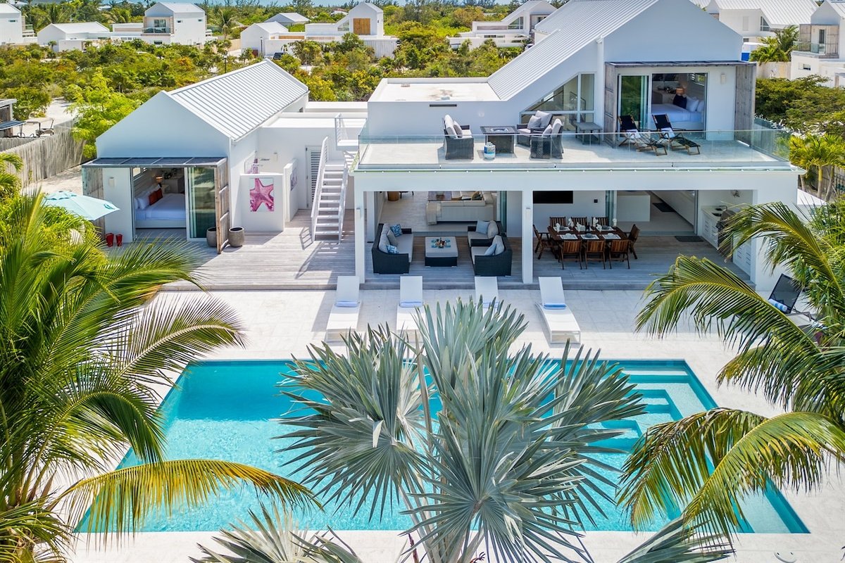 Unparalleled 21: Luxury Villa w/Pool & Golf Cart