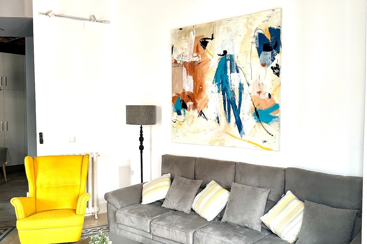 Luxurious apartment in the city center gallery image 5