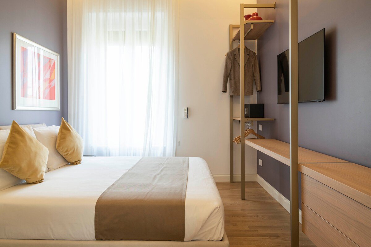 Design New Apartment close Duomo – 6 guests gallery image 5