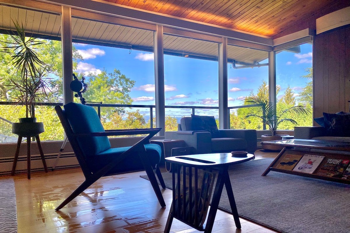 The Mulberry House Mid-Century-Modern w/Views gallery image 2