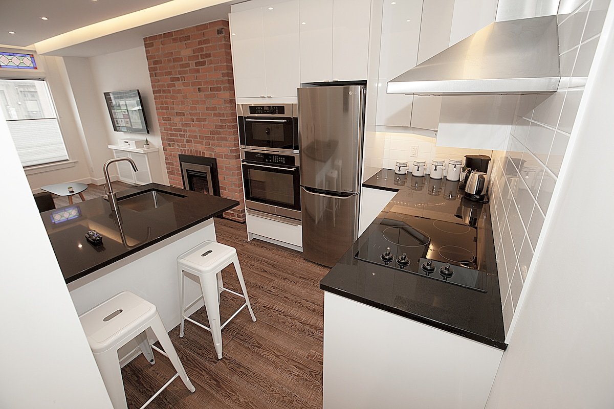 Dundas Square – Victorian – Parking/Office/Yard gallery image 3