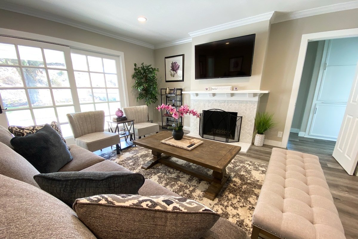 Burbank Hills VIEW Home! Completely Remodeled. gallery image 5